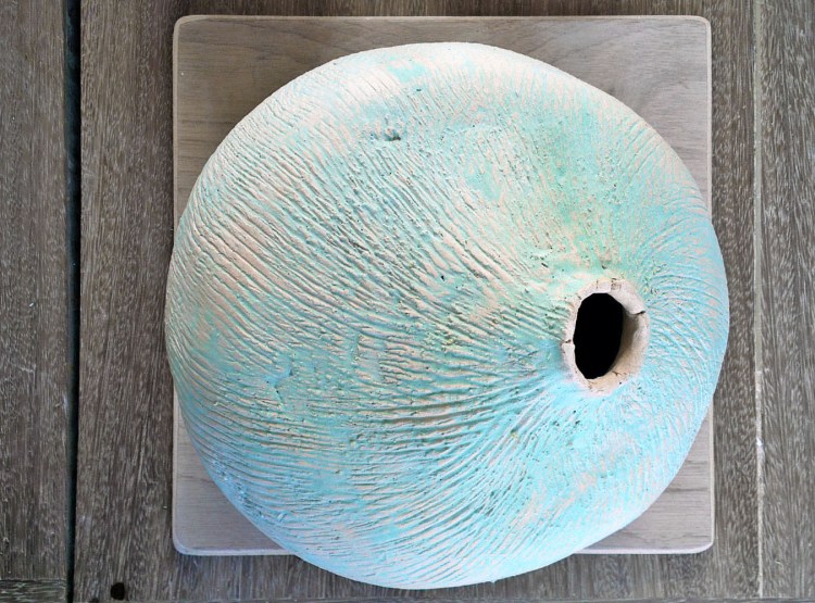 pièce 1 / lustre de cuivre (application au pinceau, puis enlèvement du surplus à l'éponge)